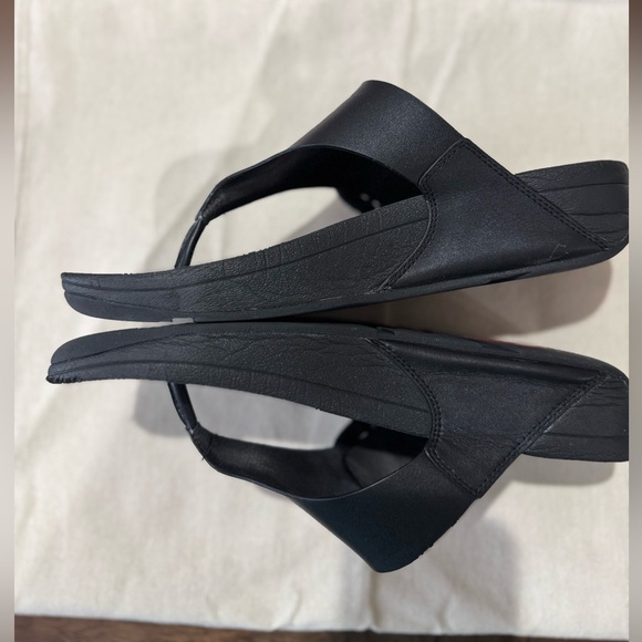 FitFlop Black leather flip flops with buckle - Picture 5 of 7